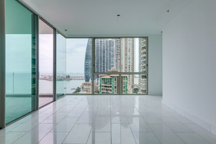 Apartamento Espacioso con Vistas Panorámicas al Océano en Pacific Point 400
