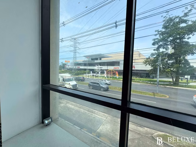 VENTA DE LOCAL COMERCIAL EN PREMIER PLAZA, BRISAS DEL GOLF (9)