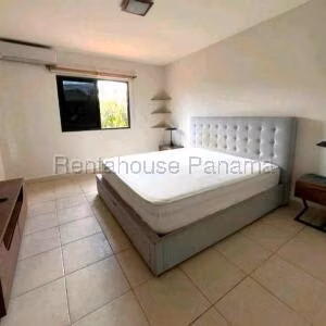 Venta de Casa con 230m2 en Versalles PH Versalles I 26-2093SR