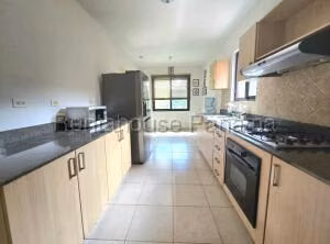 Venta de Casa con 230m2 en Versalles PH Versalles I 26-2093SR