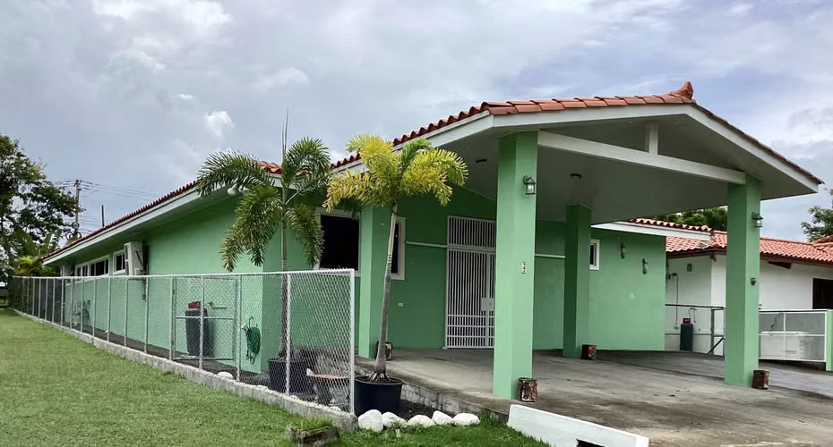 Melissa Foster Luxury vende casa en Club Ecuestre, Coronado