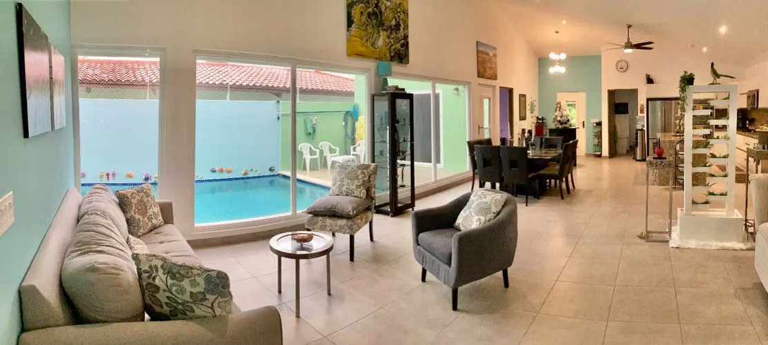 Melissa Foster Luxury vende casa en Club Ecuestre, Coronado - Imagen 2