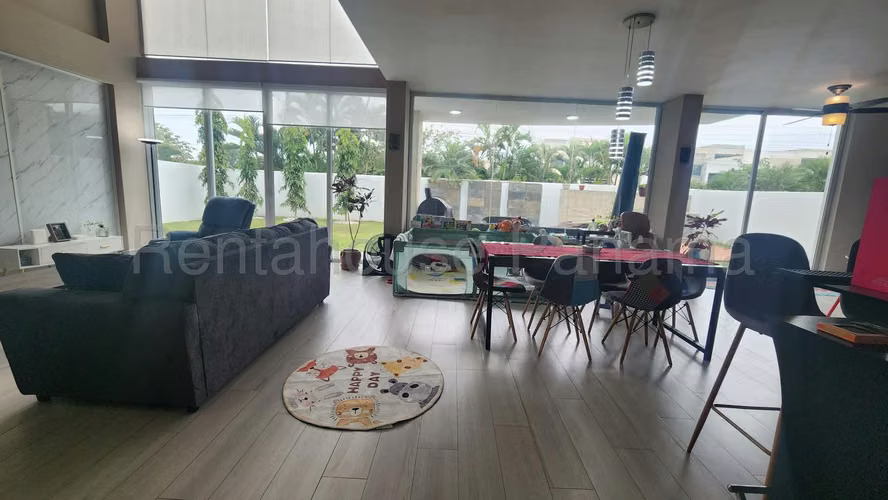 Venta de Casa en Costa Sur Costa Esmeralda Mts2: 445 PD