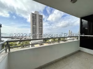 Venta de Apartamento con 98m2 en Bella Vista PH South Beach 26-811SR