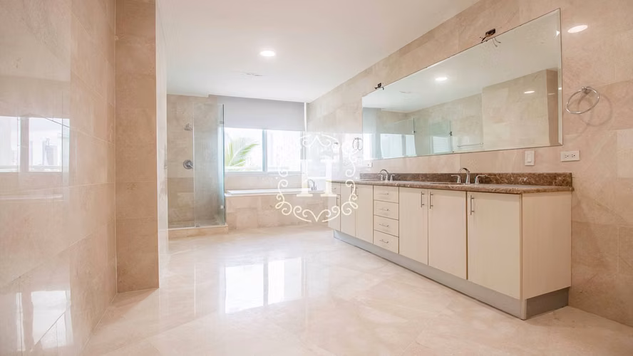 Exclusiva Residencia Frente al Mar en Miradores – Punta Paitilla
