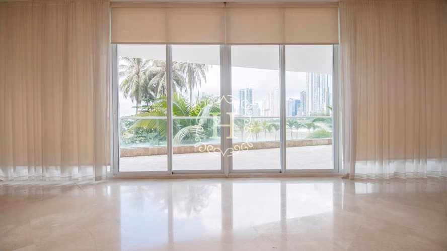 Exclusiva Residencia Frente al Mar en Miradores – Punta Paitilla