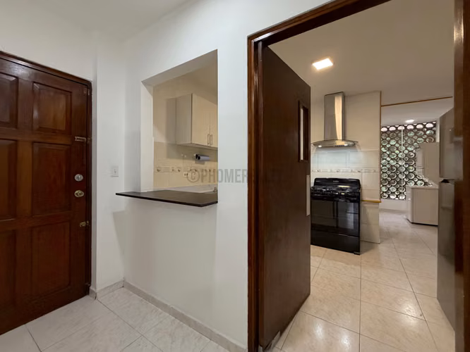 Apartamento en alquiler en San Francisco Panamá – 134 m², amoblado y con doble balcón