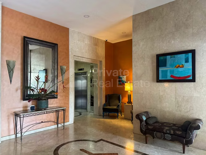 Venta de Apartamento céntrico – 3 Recamaras – 2 Estacionamientos