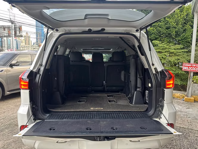 LEXUS LX