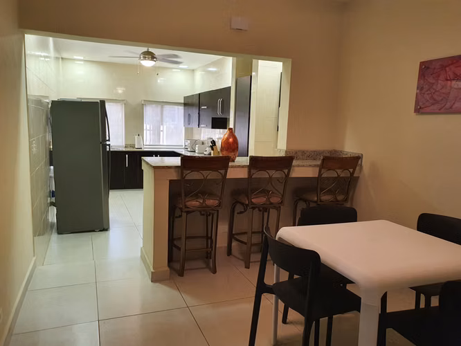 SE ALQUILA DUPLEX EN BRAZOS HEIGHTS, AREA REVERTIDA, COLON, ANTES DEL COLEGIO ABEL BRAVO