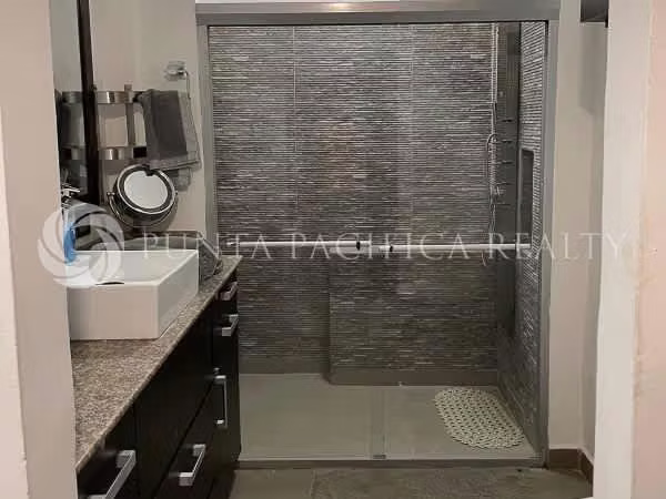 Casa A La Venta | Residencia de Lujo en Albrook con Piscina Privada | Rodeada de Naturaleza