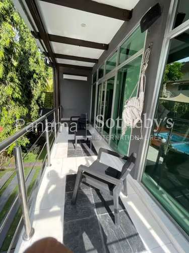 Casa A La Venta | Residencia de Lujo en Albrook con Piscina Privada | Rodeada de Naturaleza