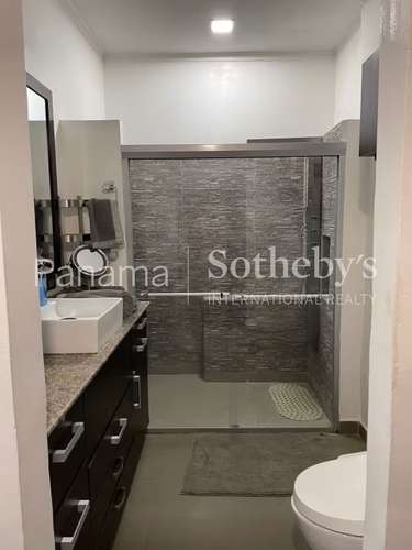 Casa A La Venta | Residencia de Lujo en Albrook con Piscina Privada | Rodeada de Naturaleza