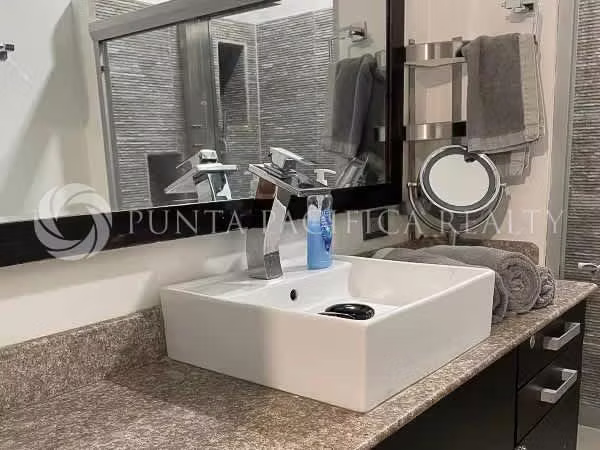 Casa A La Venta | Residencia de Lujo en Albrook con Piscina Privada | Rodeada de Naturaleza