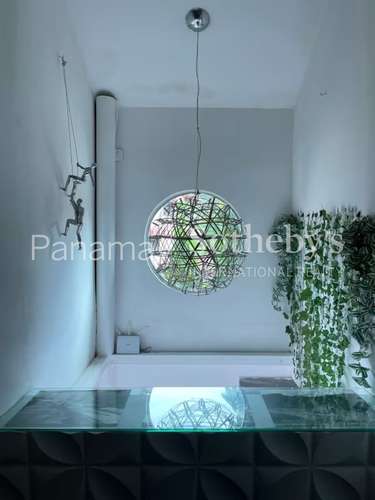 Casa A La Venta | Residencia de Lujo en Albrook con Piscina Privada | Rodeada de Naturaleza