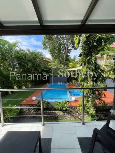 Casa A La Venta | Residencia de Lujo en Albrook con Piscina Privada | Rodeada de Naturaleza