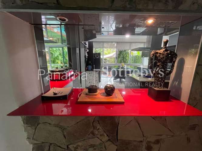 Casa A La Venta | Residencia de Lujo en Albrook con Piscina Privada | Rodeada de Naturaleza