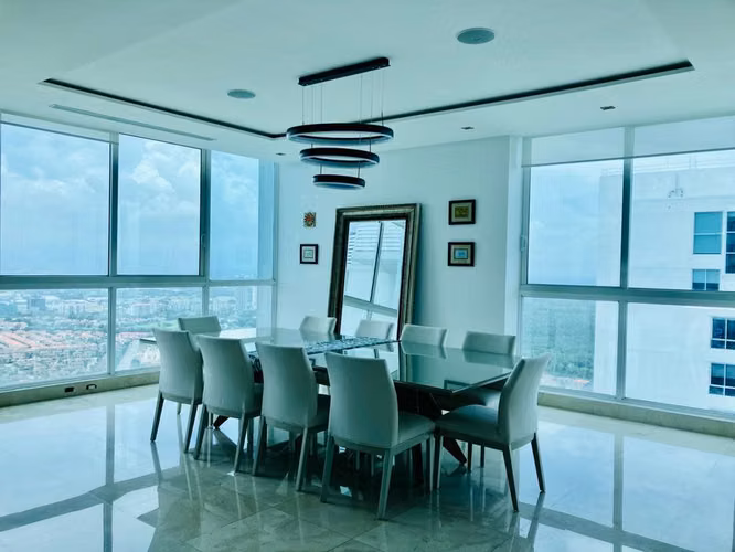 Venta Apartamento en Vitri, Penthouse, de 4 rec. Frente Al Mar, Lujoso,