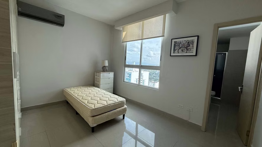 Se alquila Apt de 3 recámaras, 3 baños, cuarto y baño de servicio, balcón - Imagen 12