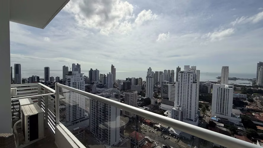 Se alquila Apt de 3 recámaras, 3 baños, cuarto y baño de servicio, balcón - Imagen 10