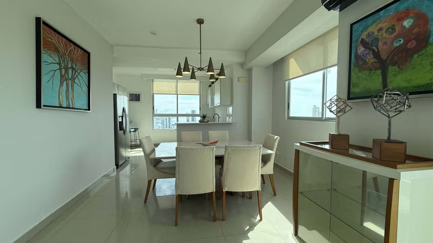 Se alquila Apt de 3 recámaras, 3 baños, cuarto y baño de servicio, balcón - Imagen 1