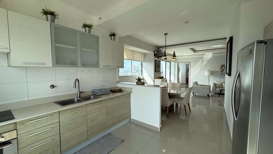 Se alquila Apt de 3 recámaras, 3 baños, cuarto y baño de servicio, balcón - Imagen 8