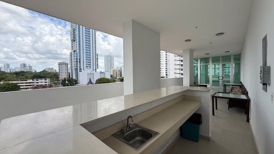 Se alquila Apt de 3 recámaras, 3 baños, cuarto y baño de servicio, balcón - Imagen 19