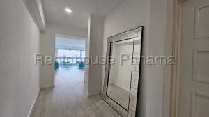 Apartamento en Alquiler en Avenida Balboa