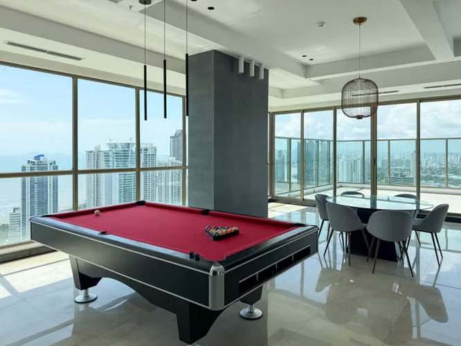 Apartamento de tres dormitorios en venta en Park Lane