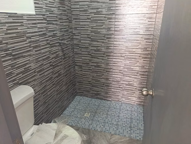 SE ALQUILA BODEGA JUAN DIAZ - Imagen 4