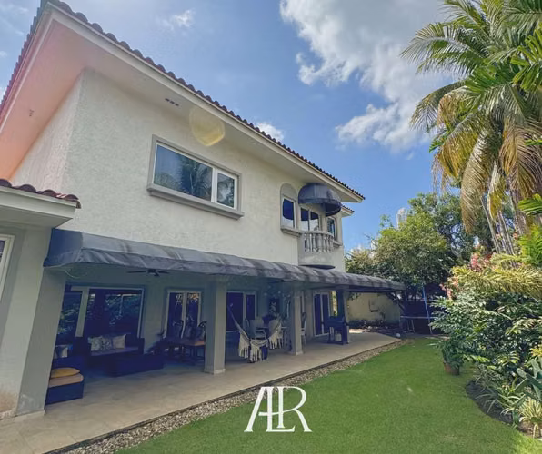 Vendo Casa en Royal Pacific, Costa del Este