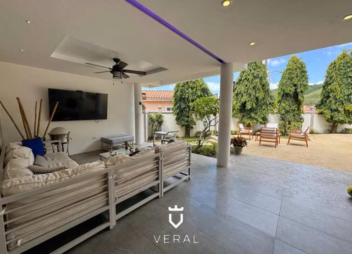 Venta Casa en Fuente del Fresno con Piscina / Terraza / Jardín (MM)