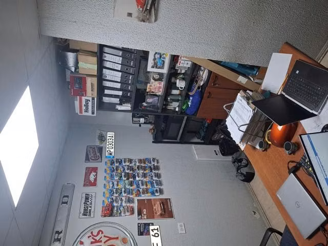 VENTA DE GALERA EN PARQUE LEFEVRE