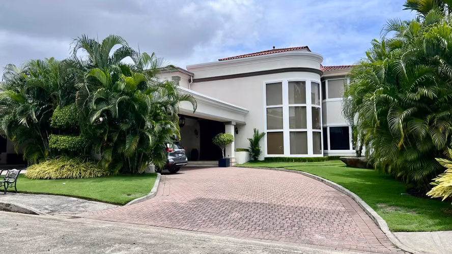 Casa Venta Piscina Privada Costa del Este Royal Pacific