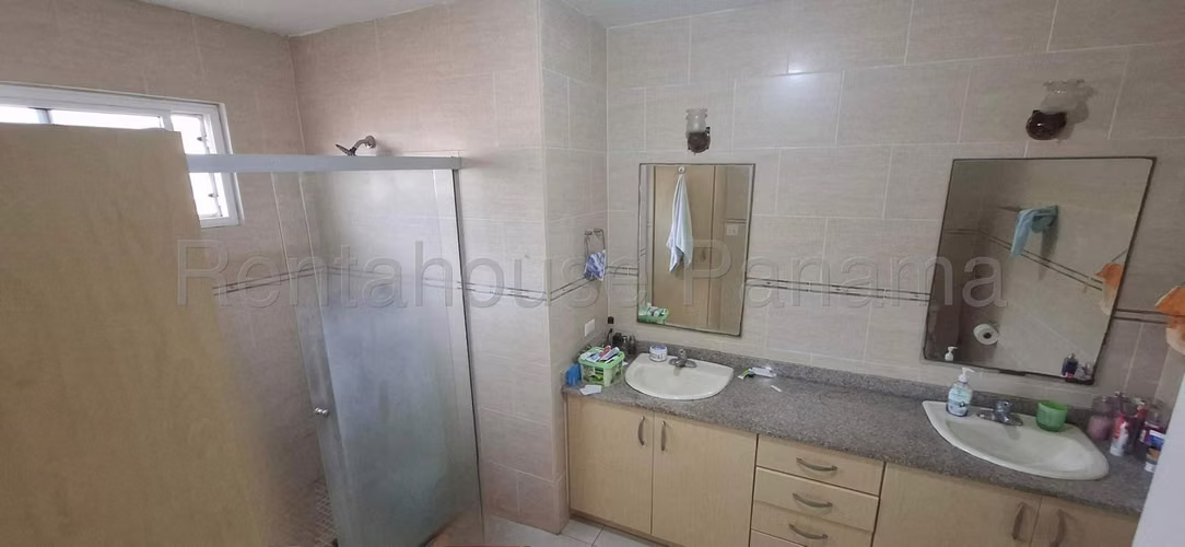 Venta de Casa de Esquina en Brisas del Golf PH Villa Alta Mts2: 323 PD