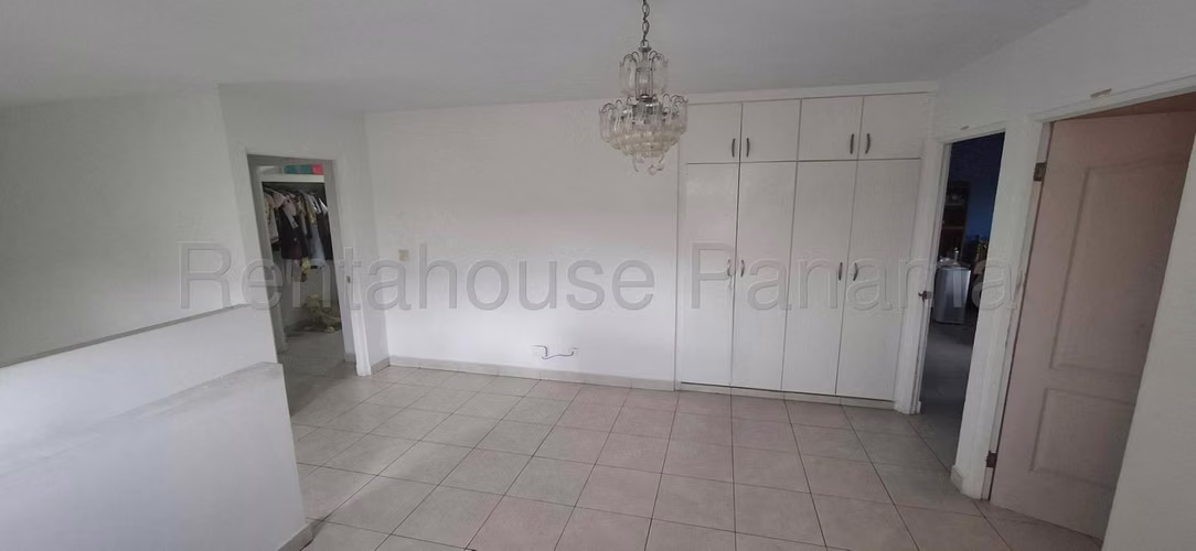 Venta de Casa de Esquina en Brisas del Golf PH Villa Alta Mts2: 323 PD