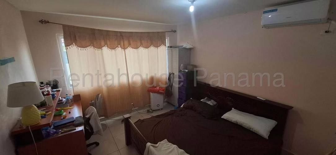 Venta de Casa de Esquina en Brisas del Golf PH Villa Alta Mts2: 323 PD