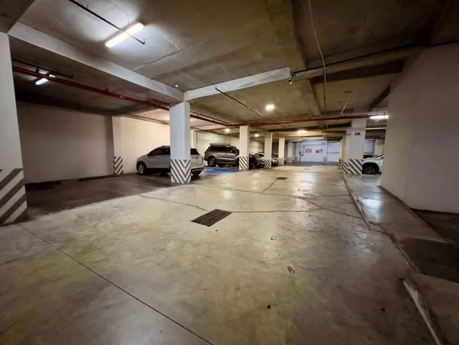San Francisco casi sin estacionamientos. Esta plaza sí tiene +60 gratis para tus clientes. - Imagen 4