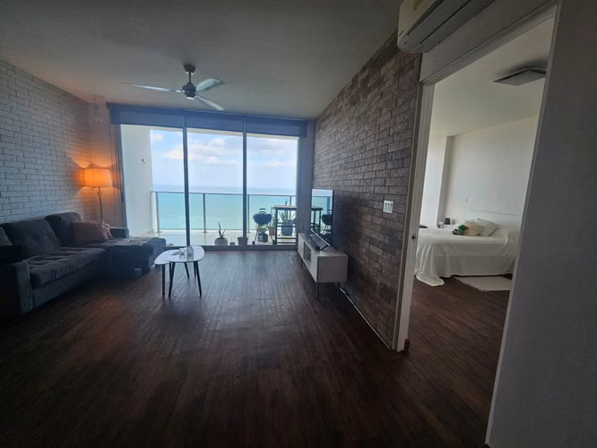 SE VENDE APARTAMENTO EN PH H2O, AV. BALBOA