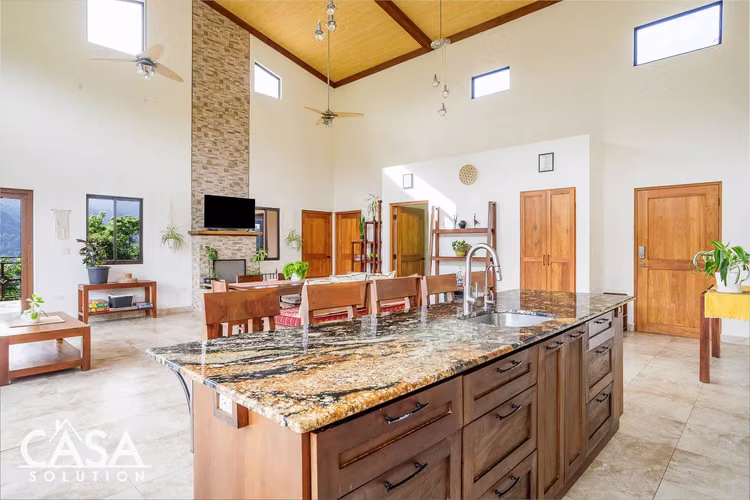 Impresionante Casa Con Vistas En Venta En El Salto, Boquete