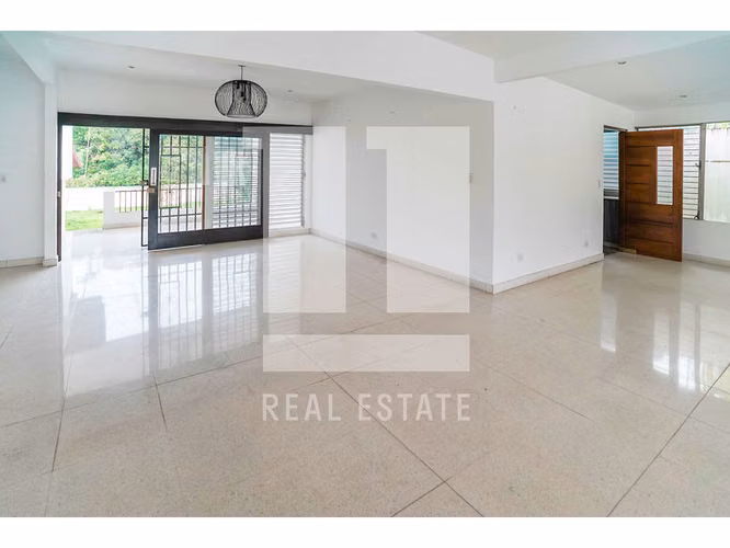 Se Vende Casa en Loma Alegre. Altos del Golf - Imagen 9