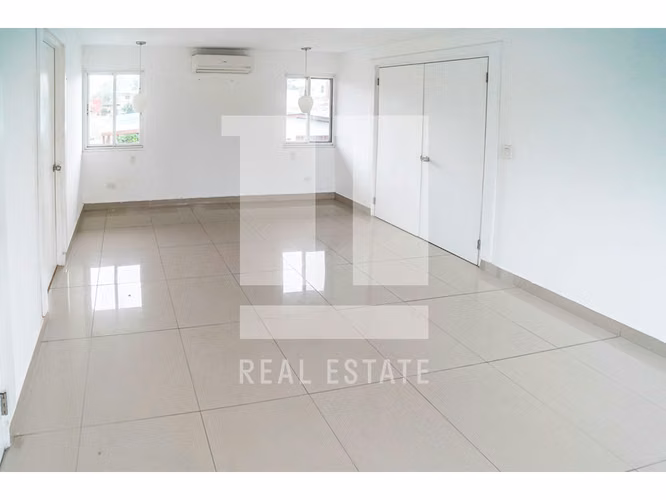 Se Vende Casa en Loma Alegre. Altos del Golf - Imagen 3