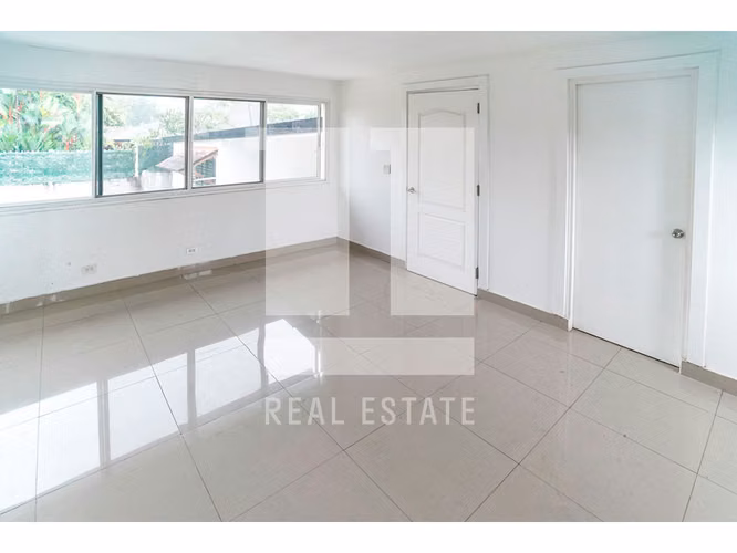 Se Vende Casa en Loma Alegre. Altos del Golf - Imagen 4