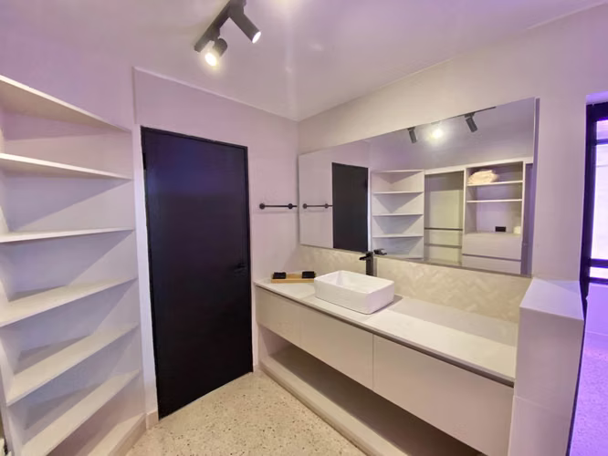 Lindo apartamento remodelado en el edificio La Gaviota en Ave. Balboa - Imagen 9