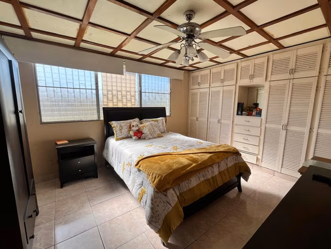 VENTA CASA DE 410 M² - TERRENO 971 M² - EN LAS CUMBRES - ID 814