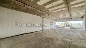 Venta de Local Comercial con 125m2 en Albrook PH Terrazas de Albrook 26-3974SR