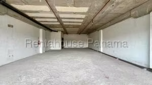Venta de Local Comercial con 125m2 en Albrook PH Terrazas de Albrook 26-3974SR