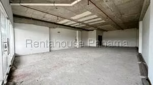 Venta de Local Comercial con 125m2 en Albrook PH Terrazas de Albrook 26-3974SR