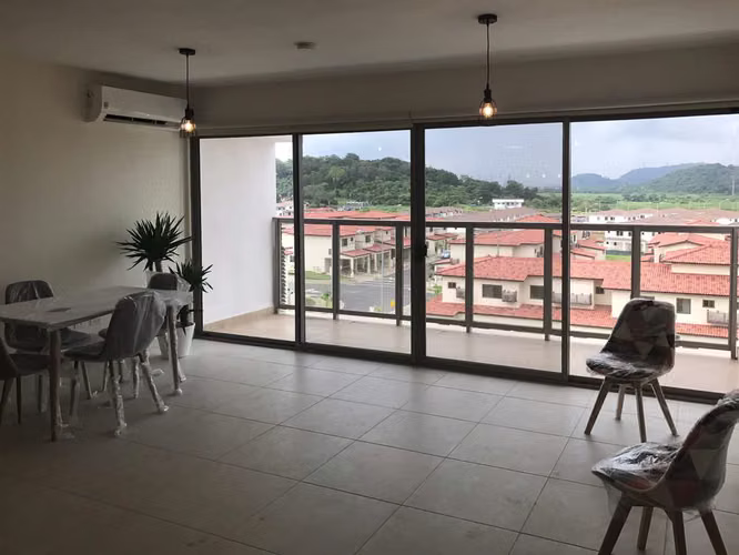 Apartamento con vistas en venta en PH Midrise, Panama Pacifico - Imagen 3