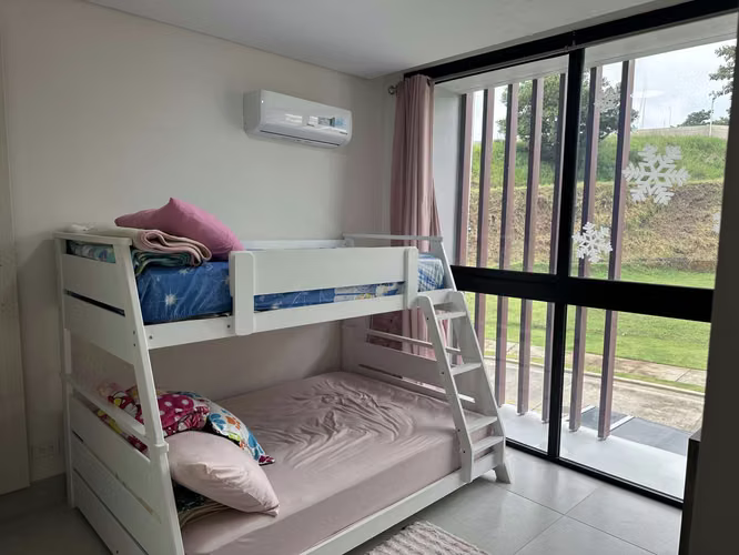 BAJON DE PRECIO Venta de Casa en Riverwalk Green City Paneles Solares 300m